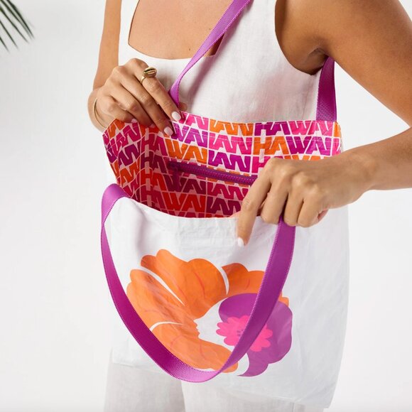 Aloha Collection x Hawaiian Airlines Reversible Tote, Vintage Pualani - Picture 3 of 12